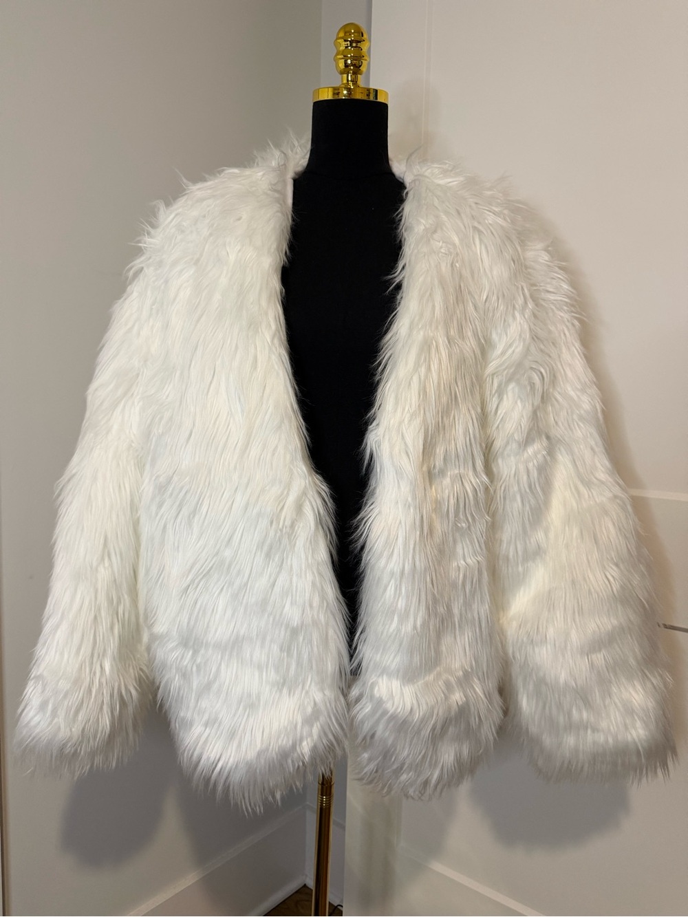 White Faux Fur Women's Jacket - Party Cozy Coat - Picture 4 of 6